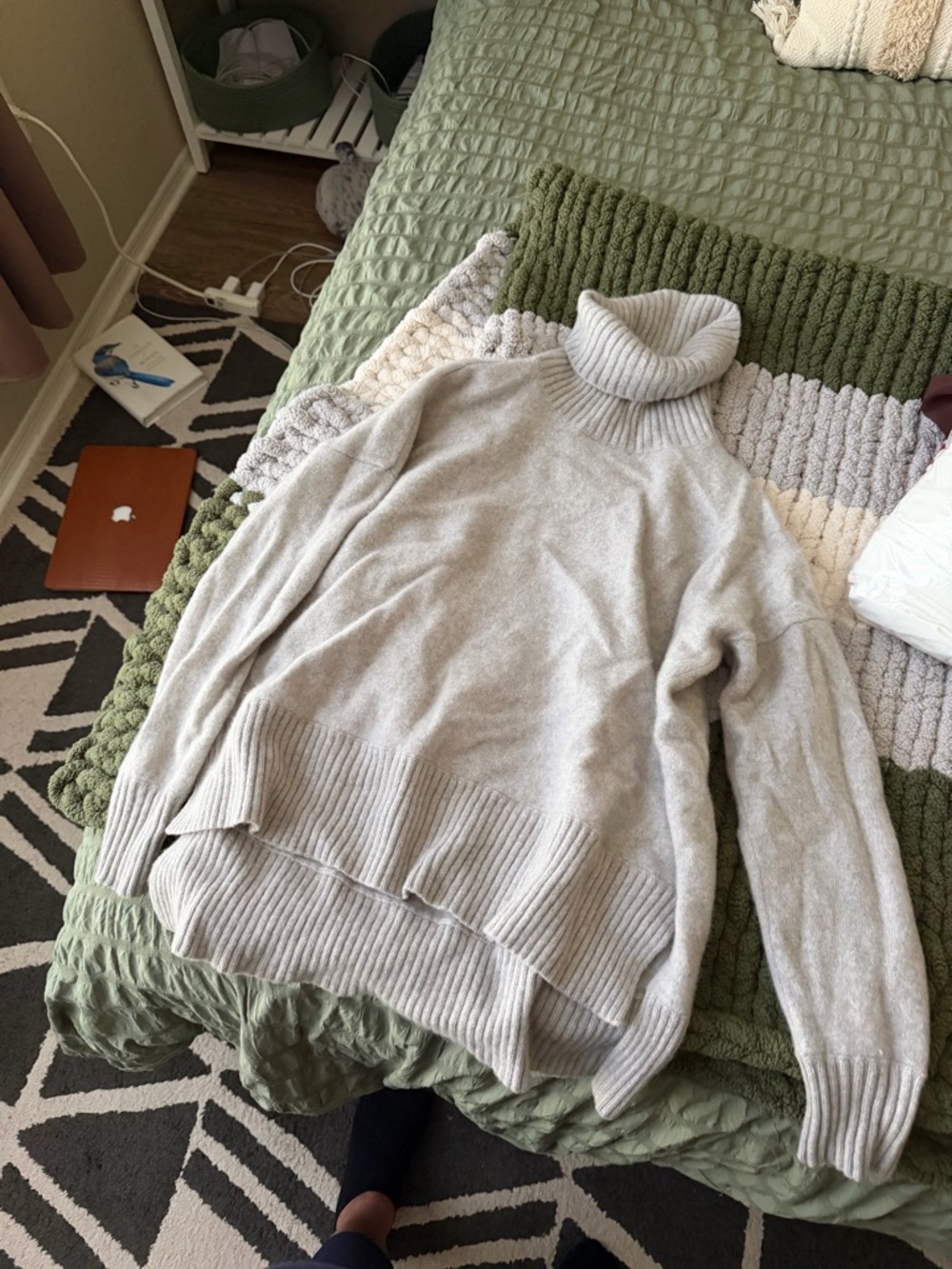 Saks Fifth Avenue light gray Ribbed Turtleneck Sweater Cashmere
